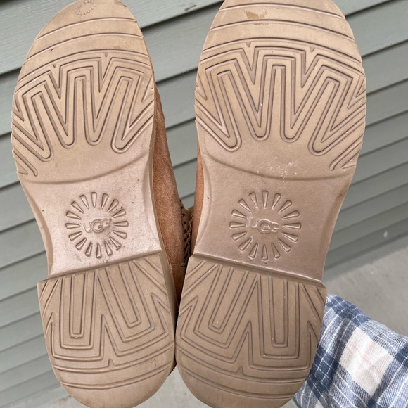 UGG boots size 7.5 - Picture 2 of 4